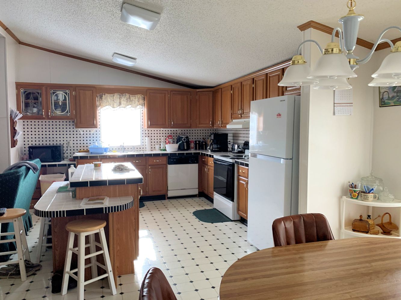 9713 Grandview Lake Rd, Ashland, KY 41102